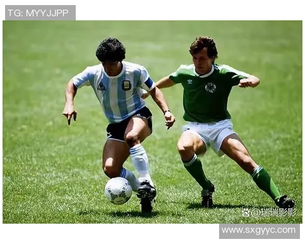 足球明星也爱平凡生活揭秘他们的普通鞋子背后的故事与情感